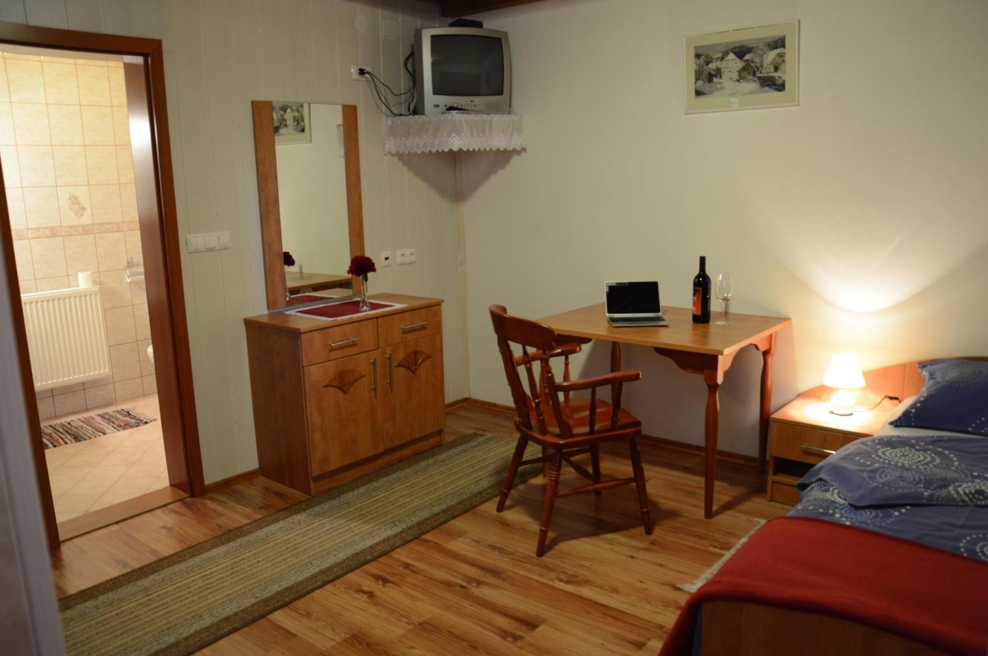 Apartmens And Rooms Sostar Cerkno Zimmer foto